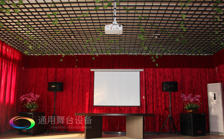 提升舞臺演出效果！舞臺幕布顏色搭配常用色——紅、黃、墨綠三原色