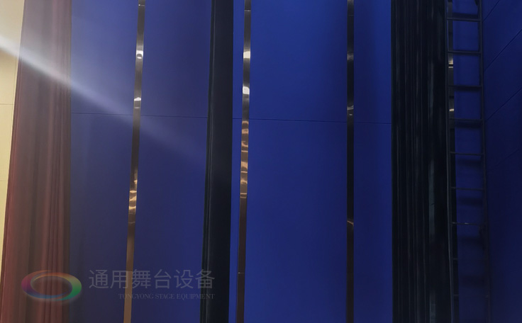 舞臺(tái)幕布的阻燃等級(jí)：永久性阻燃、阻燃、耐久性阻燃、非阻燃、可加工為阻燃...