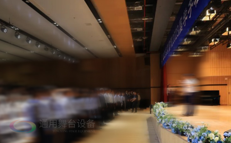 助力漢開書院文化活動(dòng)高效呈現(xiàn)，彰顯企業(yè)教育場(chǎng)景服務(wù)實(shí)力！南京漢開書院舞臺(tái)阻燃幕布、大幕對(duì)開項(xiàng)目